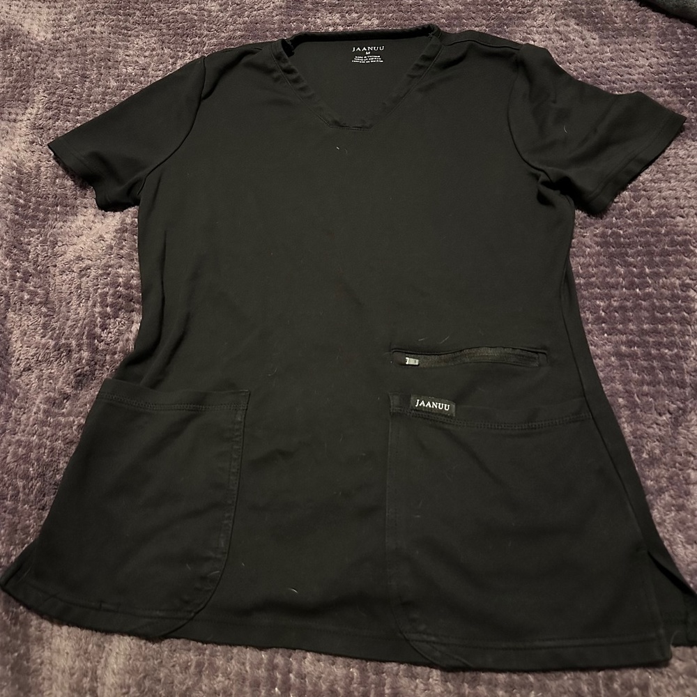 Jaanuu women’s scrubs